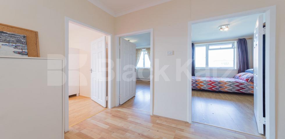 			NEW INSTRUCTION!, 3 Bedroom, 1 bath, 1 reception Apartment			 Collier Street, KINGS CROSS / ISLINGTON